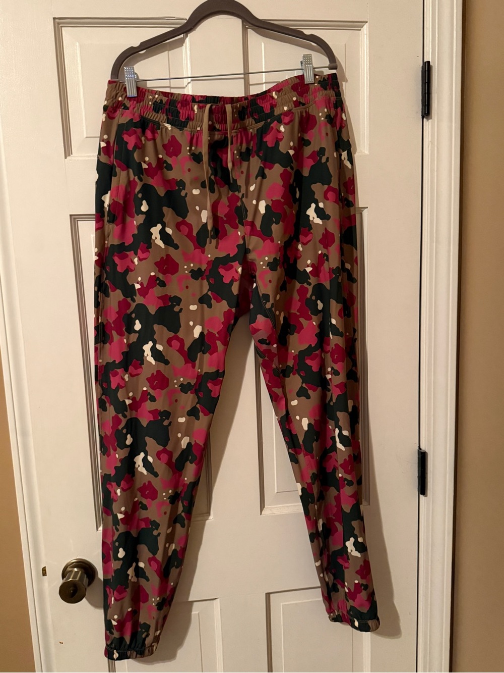 Balance Athletica Camo Drawstring Joggers in Pink, Olive & Black